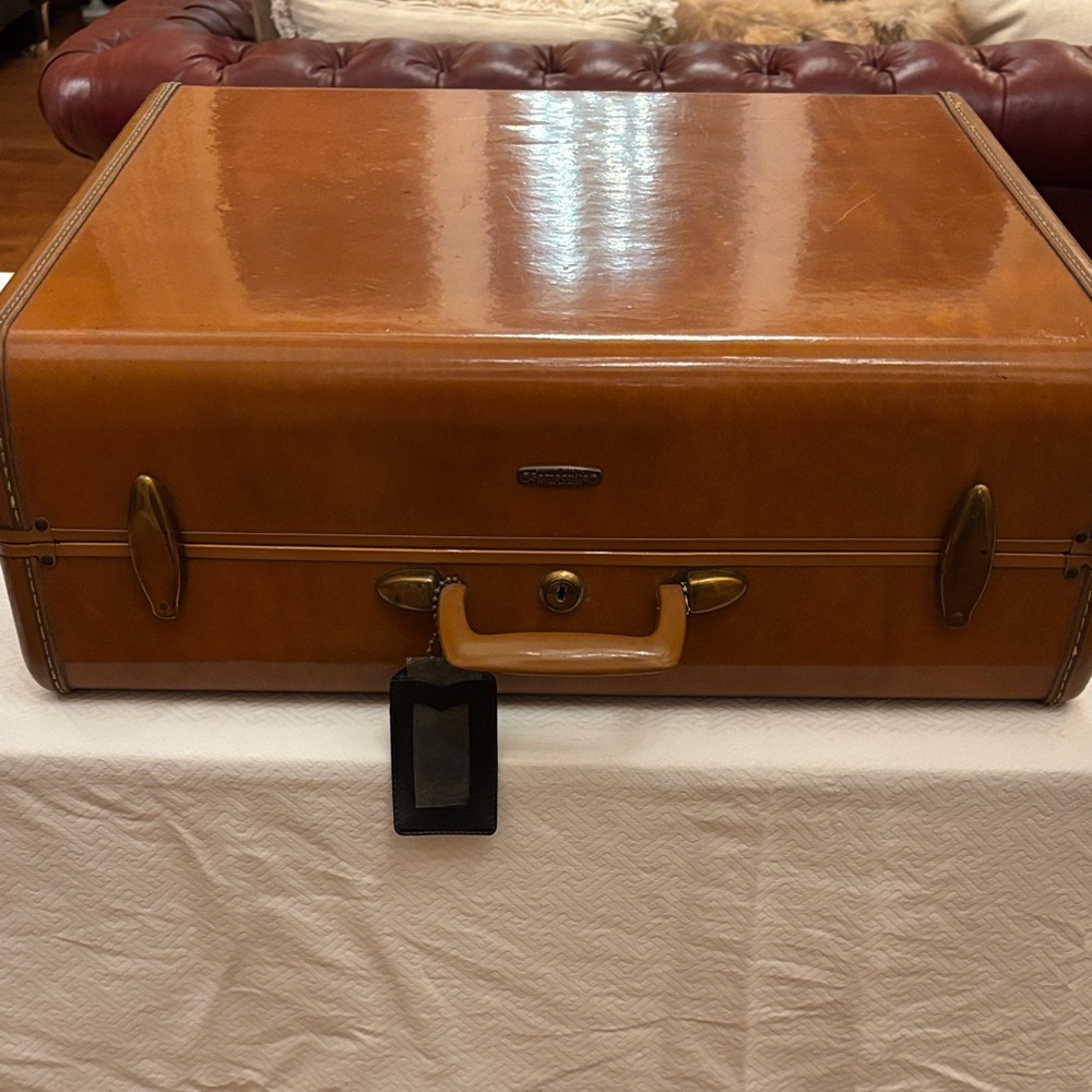 Vintage Samsonite hardshell suitcase